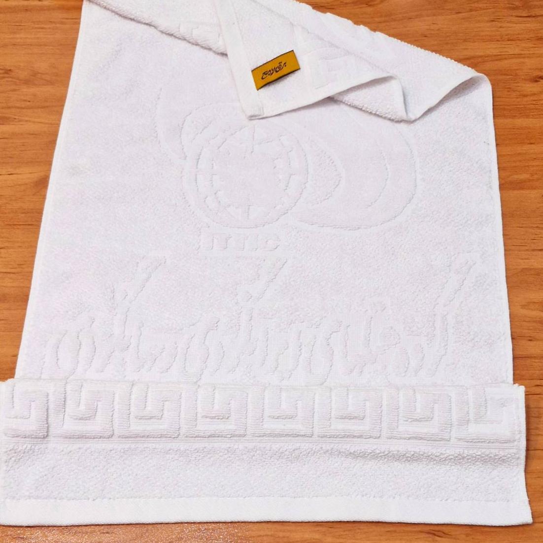 حوله حمام سفید سفید   برق لامع و آشنا تجهیز 